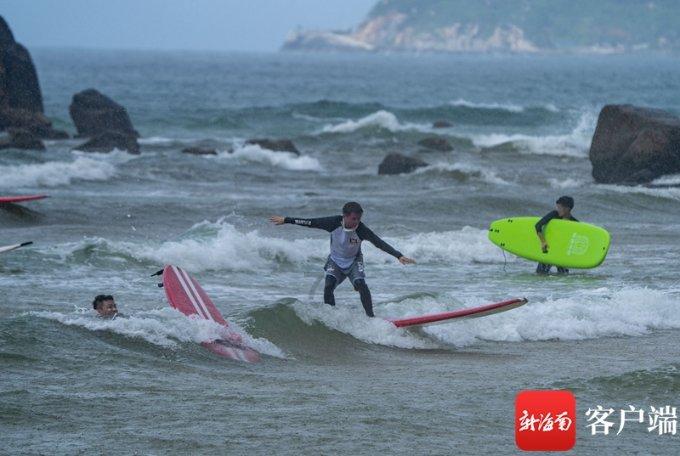 恐龙绝地逃生